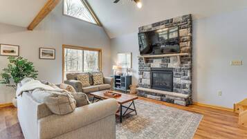 House (4 Bedrooms) | Front of property