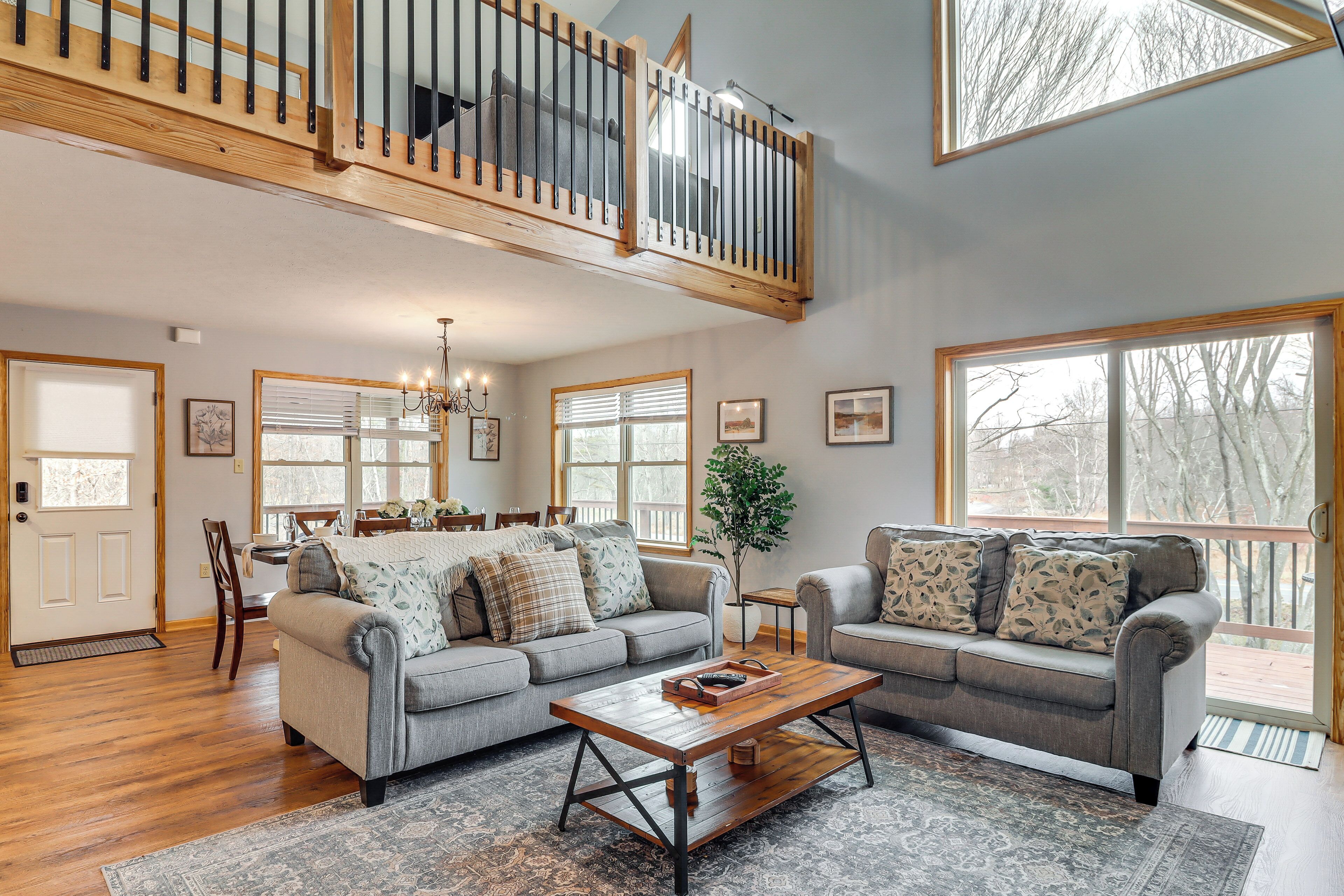 House (5 Bedrooms) | Interior