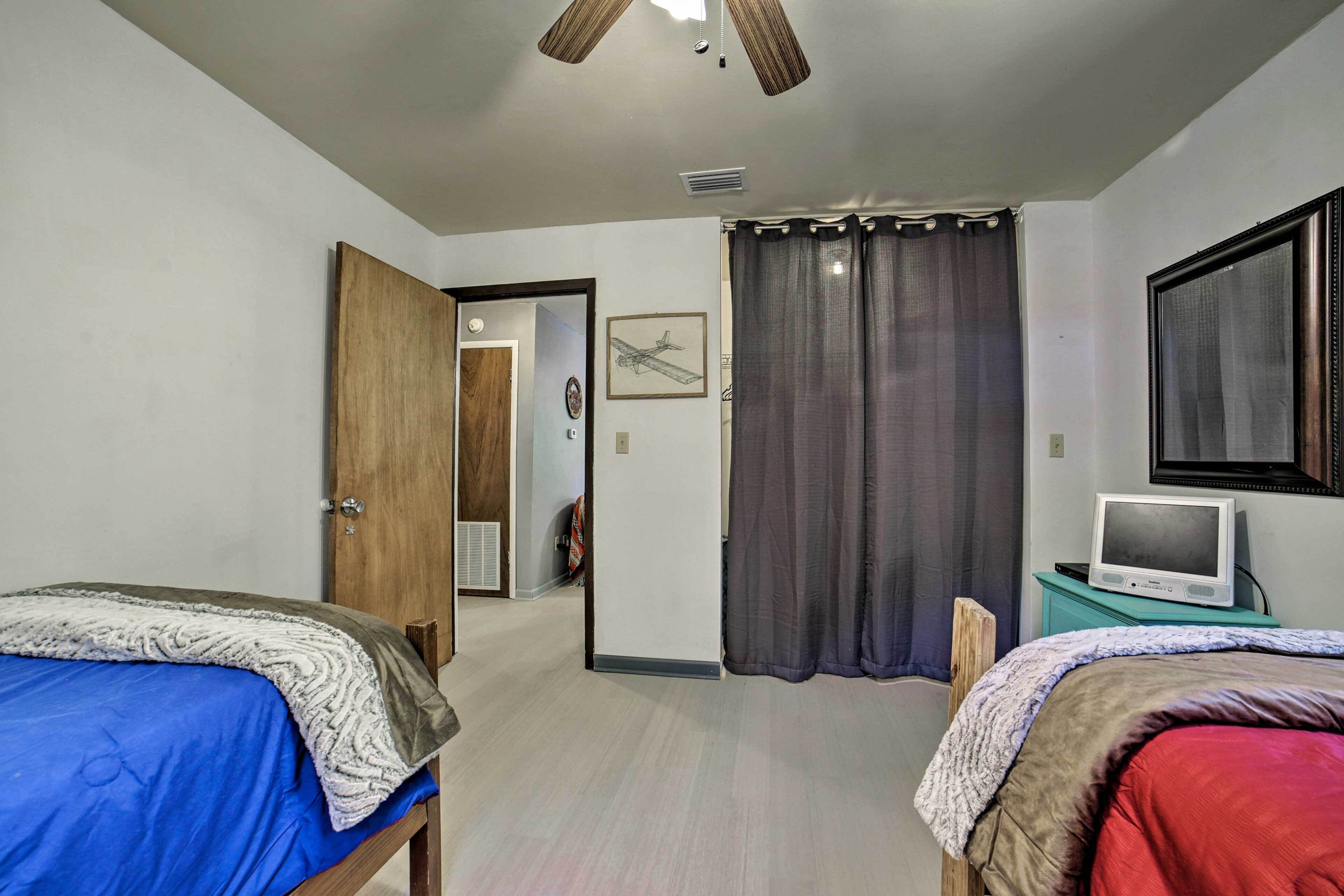 1 ½ Acre O'brien Home With Fire Pit - Near River!