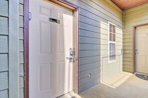 Apartment (3 Bedrooms) | Interior - Pool Access & Private Patio: Branson West Condo! (Branson West)