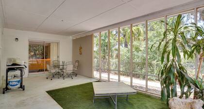 Charming Mid-century House - Just Steps to Lake!