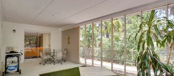 Charming Mid-century House - Just Steps to Lake!