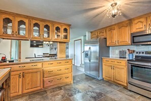 House (4 Bedrooms) | Interior - Lakeside Urbana Home - Near Hunting & Fishing! (Urbana)