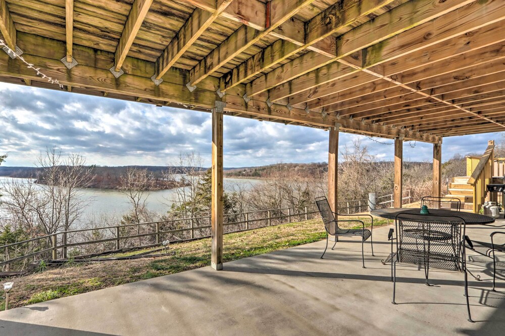 Lakeside Home w/ Deck: Near Hunting & Fishing