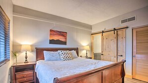 2 slaapkamers, een strijkplank/strijkijzer, beddengoed