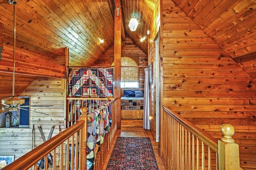 Hot Tub, Deck & Trail Access: Shaver Lake Cabin