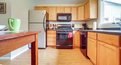 Convenient Kenai Apt - 3 Mi to Beach & Fishing