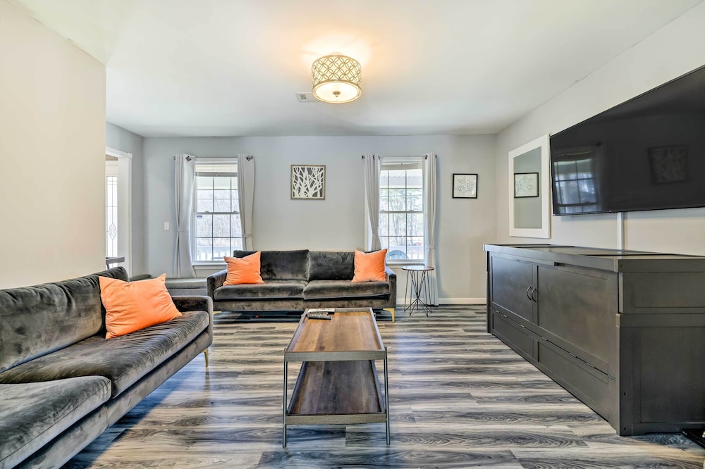 Fun-filled Long Pond Home w/ Pool Access!