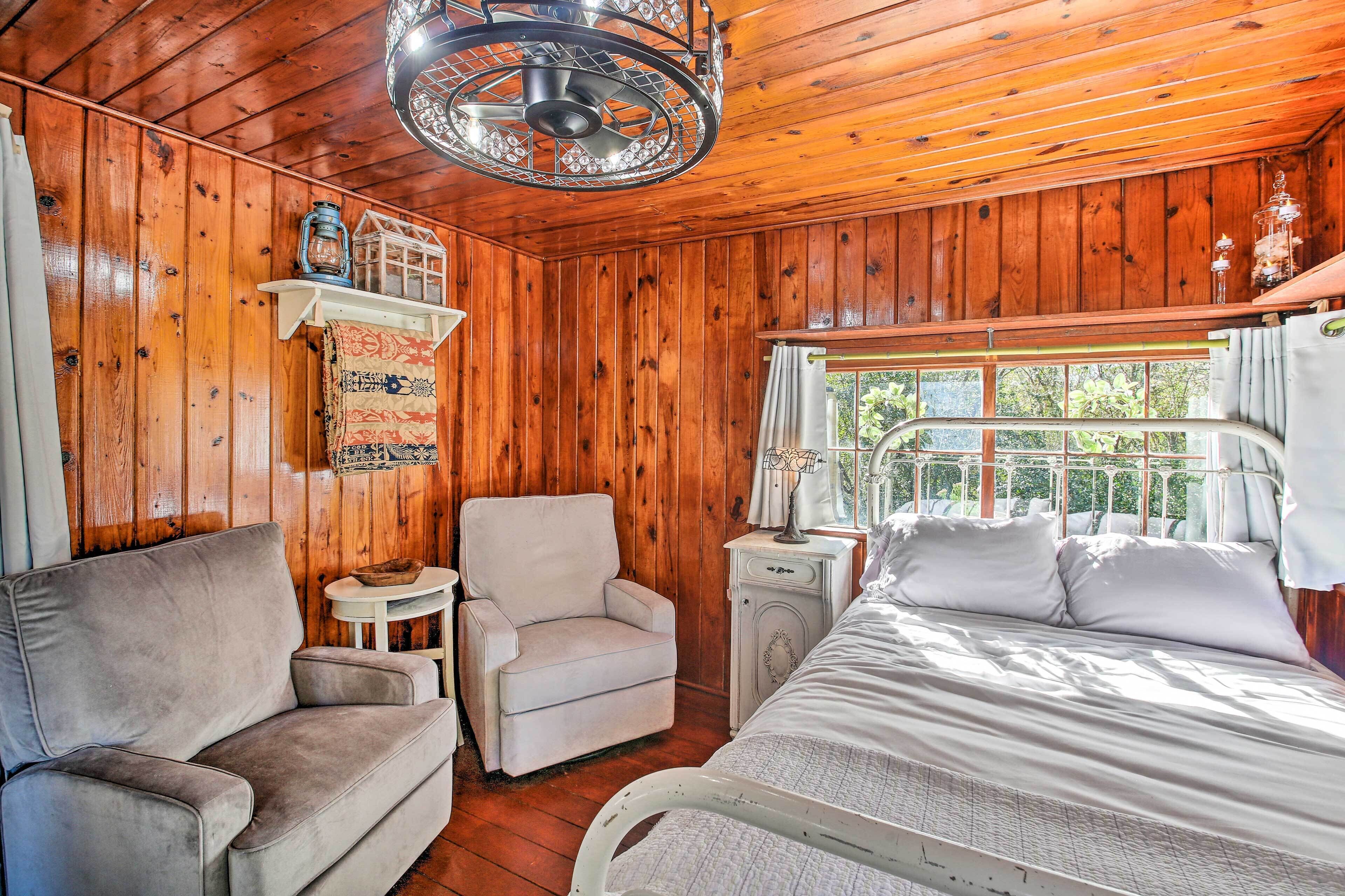 Marvelous Hot Springs Retreat w/ Fire Pit!