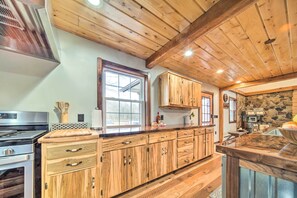 House (4 Bedrooms) | Interior - 'rose Valley House': Yard, Deck + Game Room! (Spartansburg)