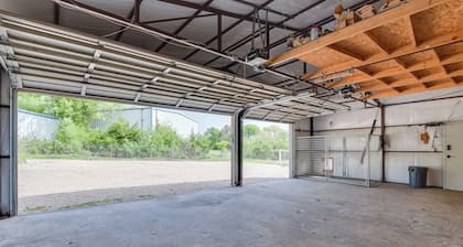 Dog-friendly Home w/ Yard & Fire Pit in Midlothian