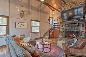 Interior - Deck & Fire Pit: Cozy Pocono Mountain Home (Lake Harmony)