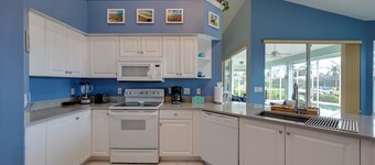 Marco Island Home w/ Southwest Sun & 2 Mi to Beach