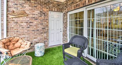 3 Mi to Ocean: Myrtle Beach Condo w/ Pool Access!