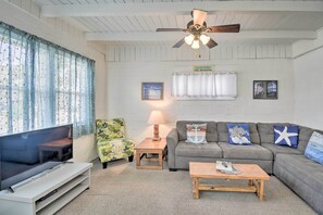 House (2 Bedrooms) | Interior - Steps to Ocean: Breezy Myrtle Beach Bungalow! (North Myrtle Beach)