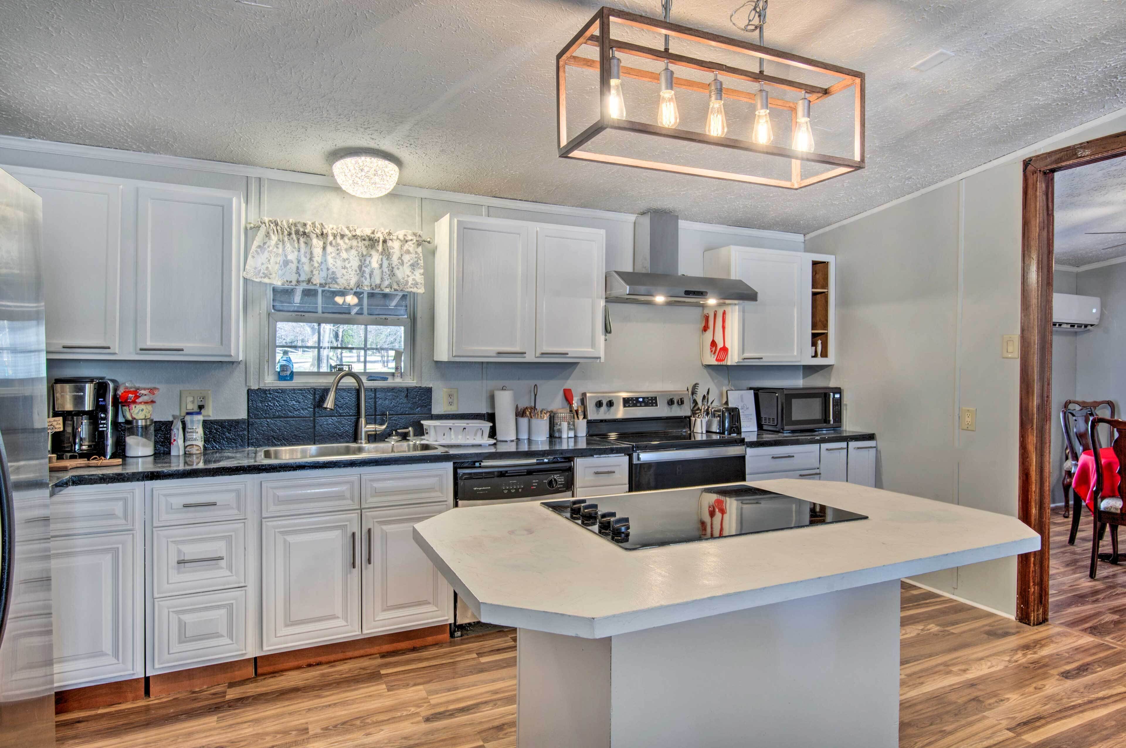 Lakefront Shelby Vacation Rental w/ Game Room!