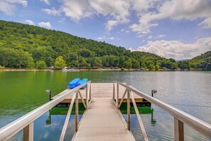 House (3 Bedrooms) | Interior - Lakefront Butler Home w/ Hot Tub & Fire Pit! (Butler)