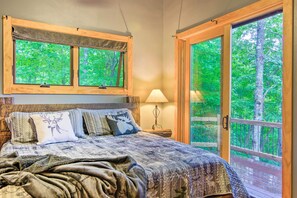 Interior - Peaceful Stony Point Getaway w/ Hot Tub & Views! (Brevard)