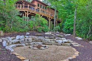 Interior - Peaceful Stony Point Getaway w/ Hot Tub & Views! (Brevard)