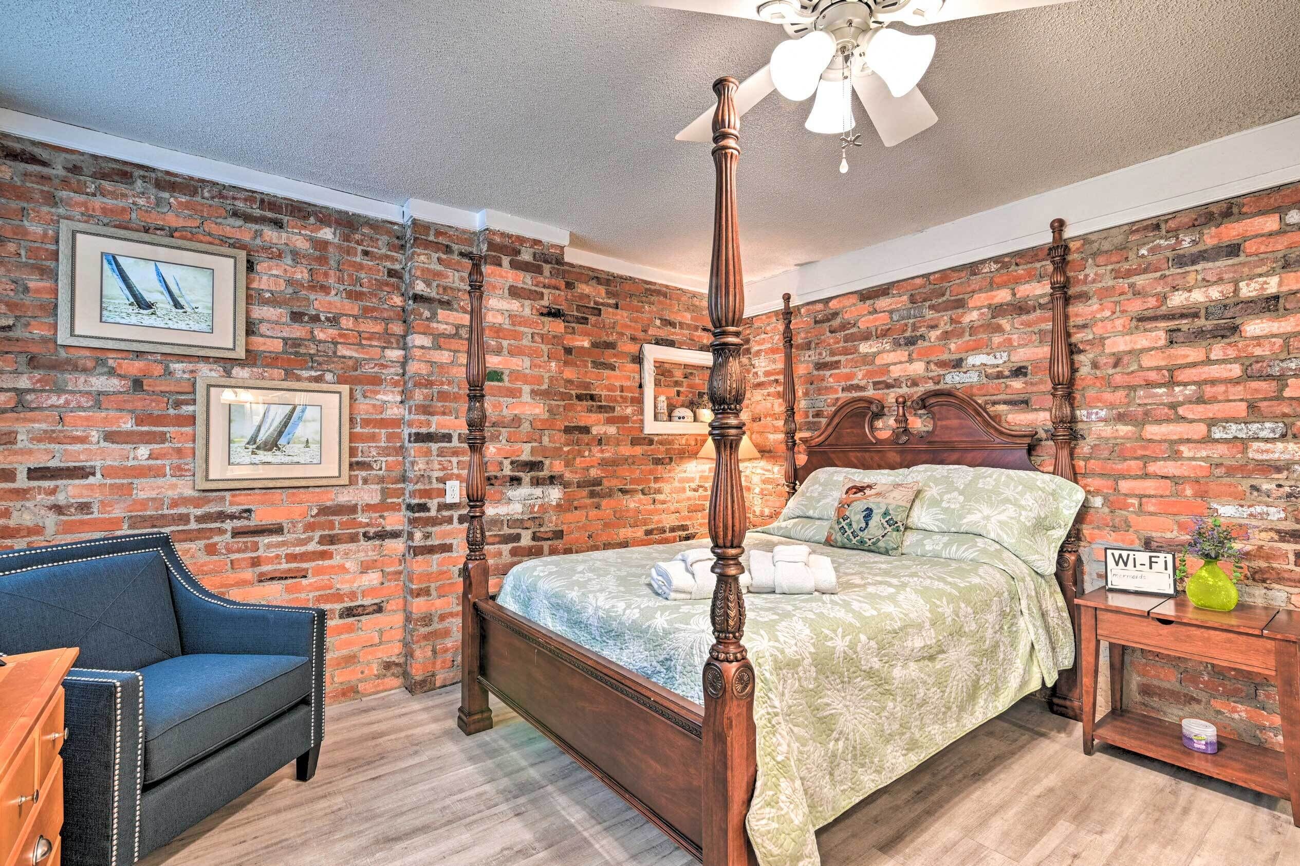 Ground Floor Unit: 10 Miles to Myrtle Beach