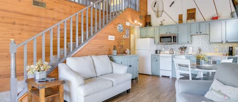 Apartment (1 Bedroom) | Living area | TV, fireplace