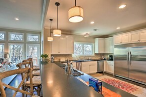 House (5 Bedrooms) | Interior - 10 Mi to New Braunfels: Waterfront Seguin Gem (Seguin)