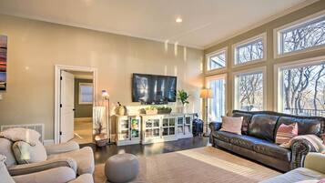 House (5 Bedrooms) | Depan hartanah