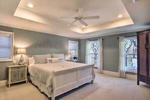 House (5 Bedrooms) | Interior - 10 Mi to New Braunfels: Waterfront Seguin Gem (Seguin)