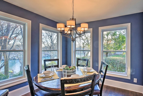 House (5 Bedrooms) | Interior - 10 Mi to New Braunfels: Waterfront Seguin Gem (Seguin)