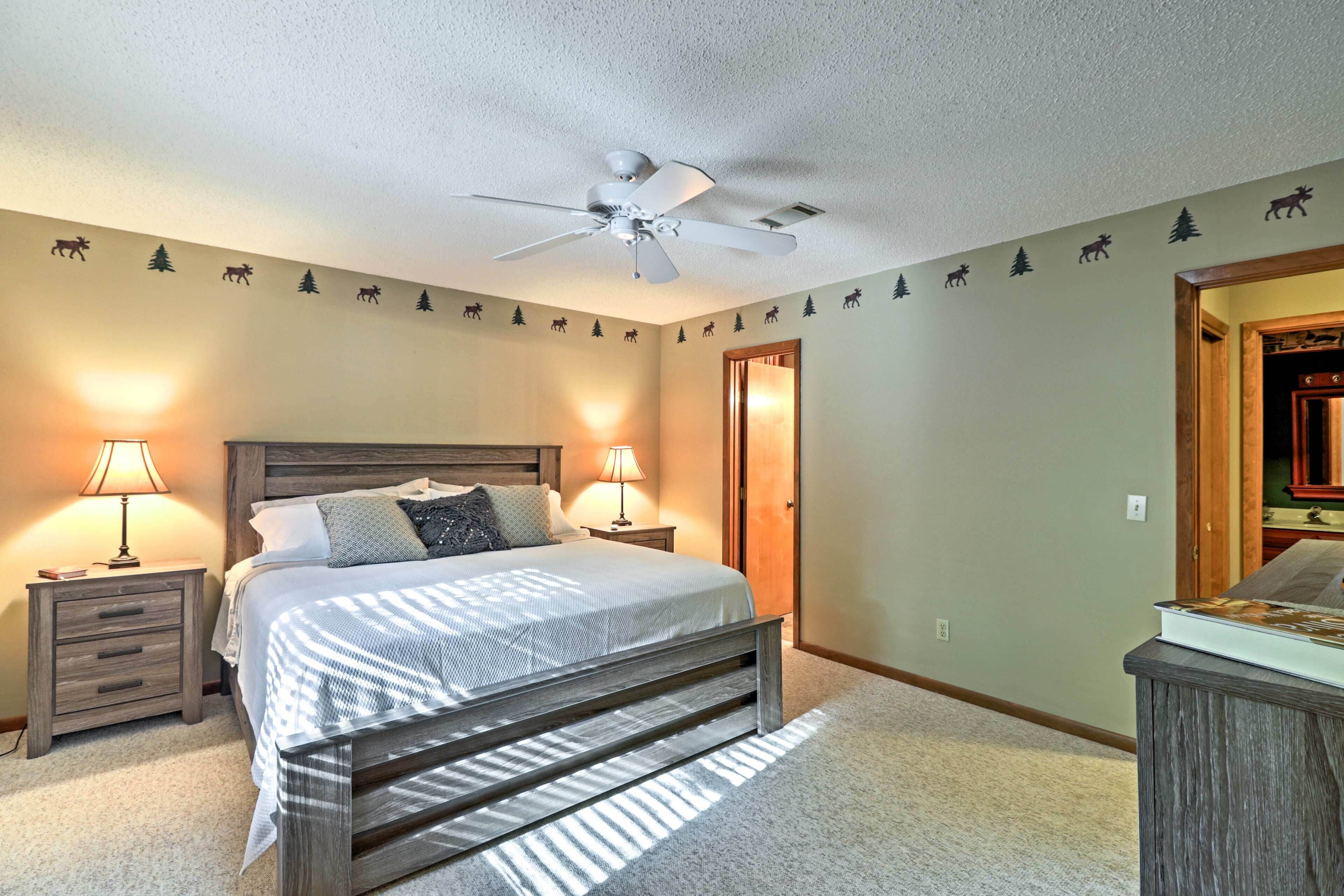 Waterfront Family Home w/ Deck, 5 Miles to Marina!