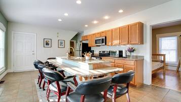 Apartment (3 Bedrooms) | Front of property