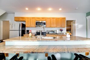 Apartment (3 Bedrooms) | Interior - All-season Ludlow Apartment: 3 Mi to Okemo Resort! (Ludlow)