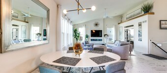 Spacious Waterfront Yorkville Getaway w/ Yard