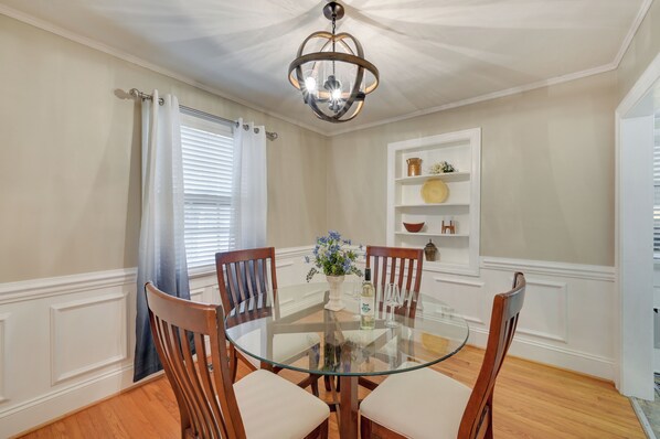 House (2 Bedrooms) | Interior