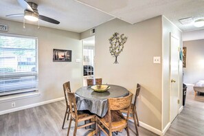 Apartment (2 Bedrooms) | Interior - Pet-friendly Dallas Townhome w/ Outdoor Grill (Dallas)