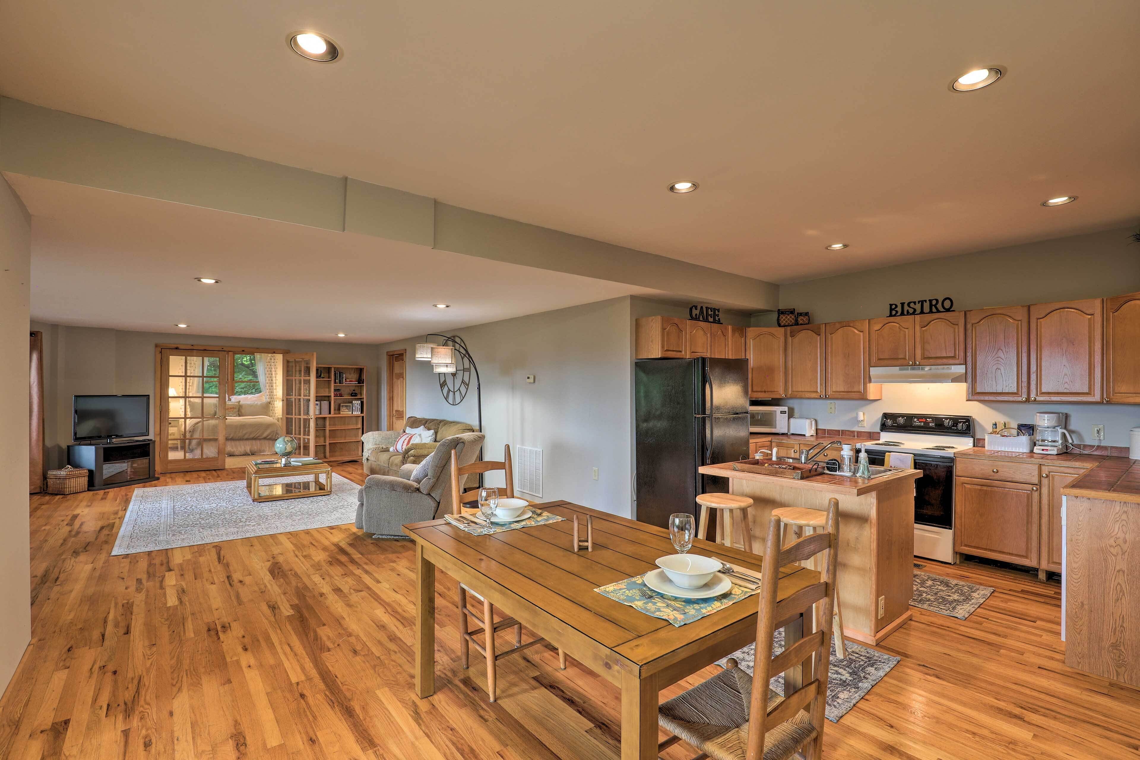 Inviting Black Mountain Gem w/ Stunning Views