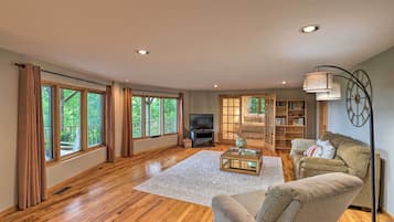 House (2 Bedrooms) | Front of property