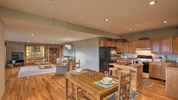 House (2 Bedrooms) | Interior