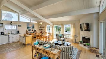 House (5 Bedrooms) | Interior