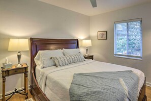 Interior - Florida Home ~ 10 Mi to St Pete Beach! (St. Petersburg)