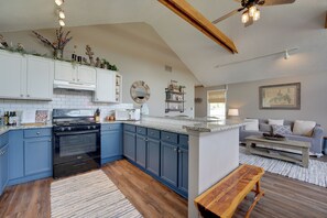 House (3 Bedrooms) | Interior - Reeds Spring Retreat w/ Lakeview Deck + Grill (Kimberling City)