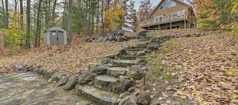 Lakefront Hawks Getaway - Fire Pit & Kayaks!