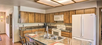 บ้านที่มีแสงแดดพร้อมพาติโอ < 10 ไมล์ถึงทะเล Lake Coeur D'alene