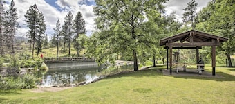 Sunny Home w/ Patio < 10 Mi to Lake Coeur D'alene