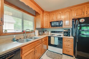 House (3 Bedrooms) | Interior
