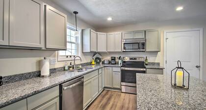 Stunning New Market Home w/ Mtn Views & Hot Tub!