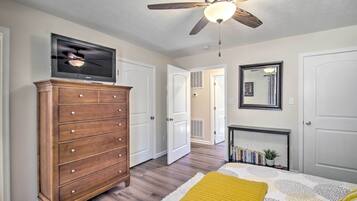 House (3 Bedrooms) | 3 bedrooms, free cribs/infant beds, bed sheets