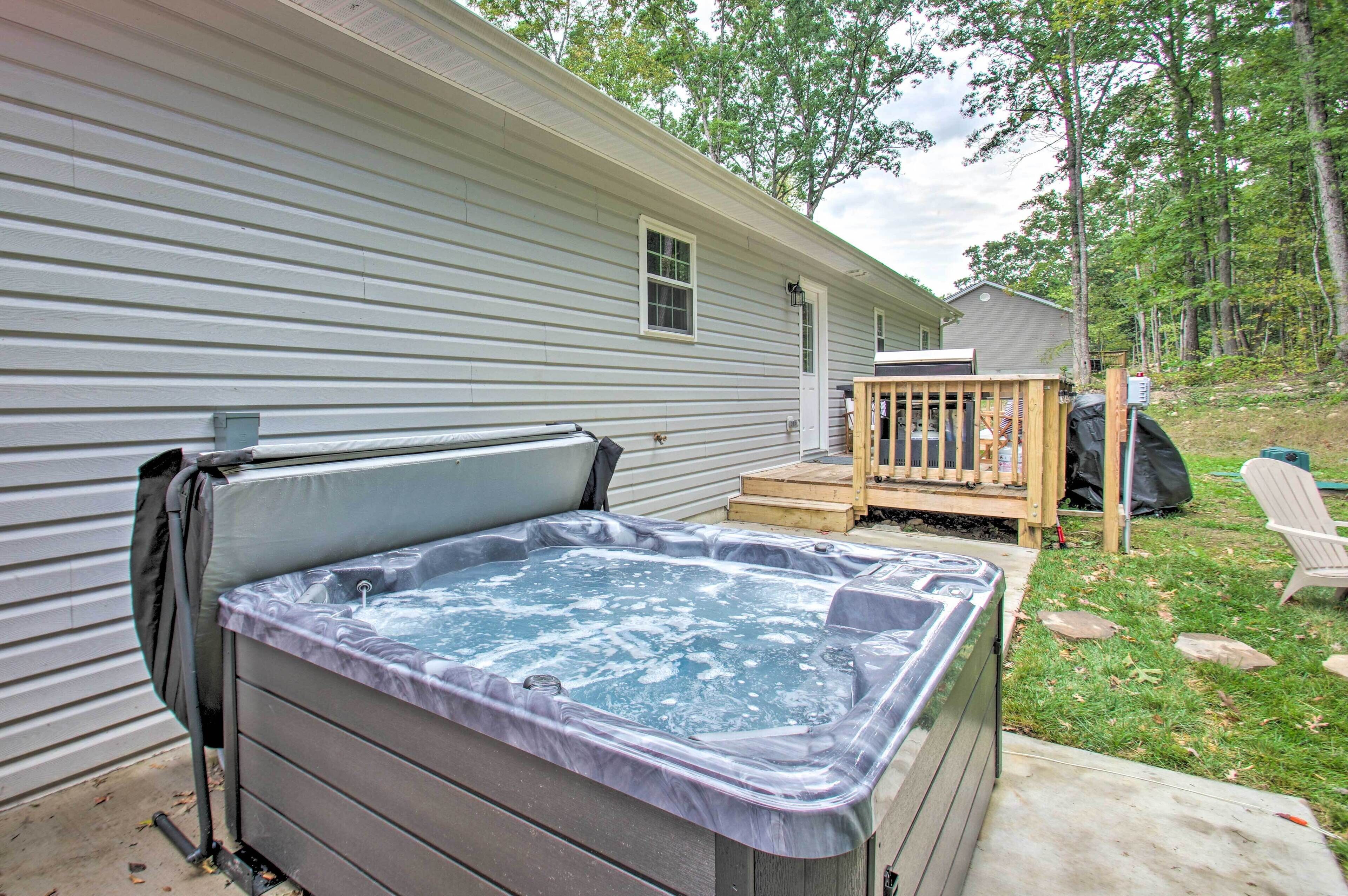 Outdoor spa tub