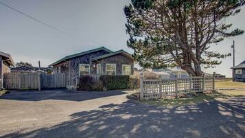 Cottage (2 Bedrooms) | Interior