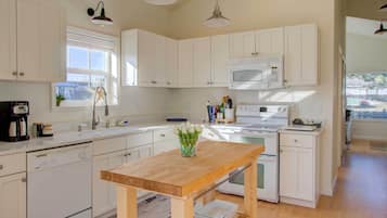 Cottage (2 Bedrooms) | Interior